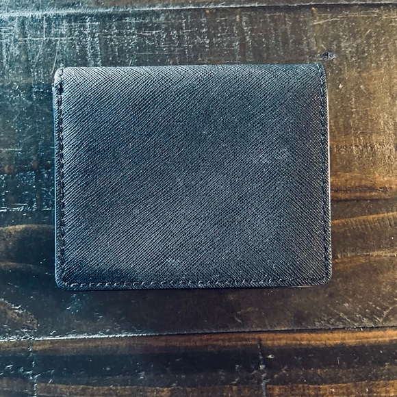 Michael Kors Wallet - Picture 3 of 13
